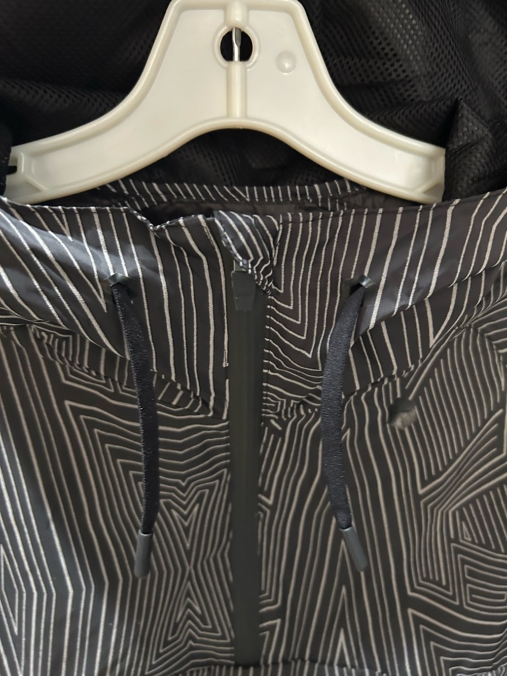 Like New Ivy Park Sleeveless Hooded Reflective Jacket Size L - Picture 4 of 8